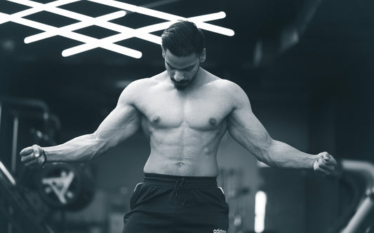 homme ayant progressé en musculation en suivant des conseils