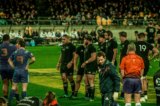 rugbymen pratiquant la musculation